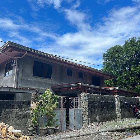 Uncharted Hostel Puerto Galera Εξωτερικό φωτογραφία