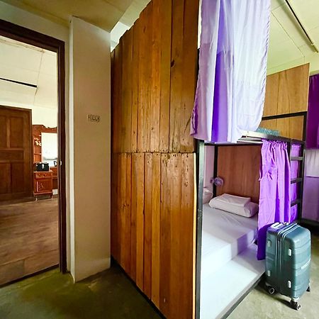 Uncharted Hostel Puerto Galera Εξωτερικό φωτογραφία