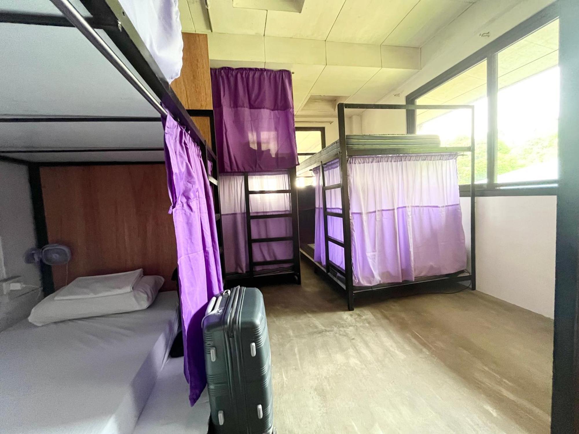 Uncharted Hostel Puerto Galera Εξωτερικό φωτογραφία