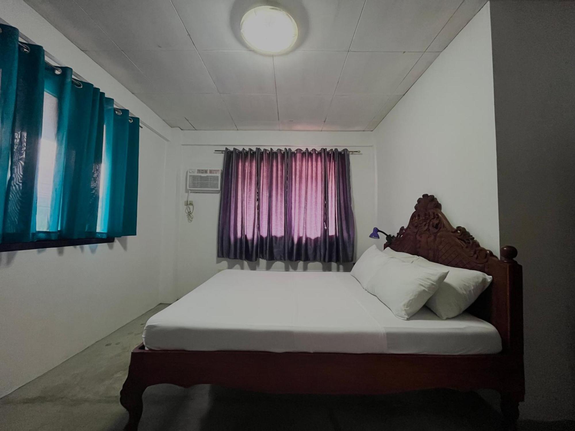 Uncharted Hostel Puerto Galera Εξωτερικό φωτογραφία